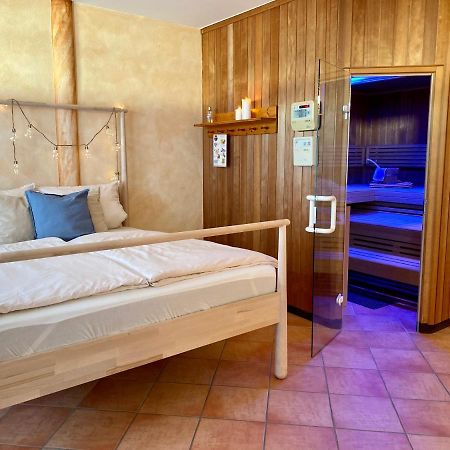 Private Spa Mit Sauna Und Whirlpool Schrozberg Buitenkant foto