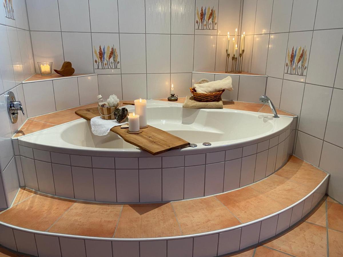 Private Spa Mit Sauna Und Whirlpool Schrozberg Buitenkant foto